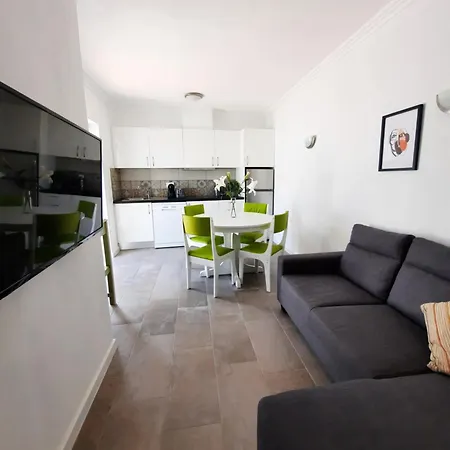 Daia House Semesterbostad